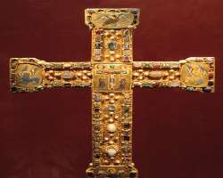 The artworks on the island the Ottonian murals of wonders of Christ are from the tenth century.